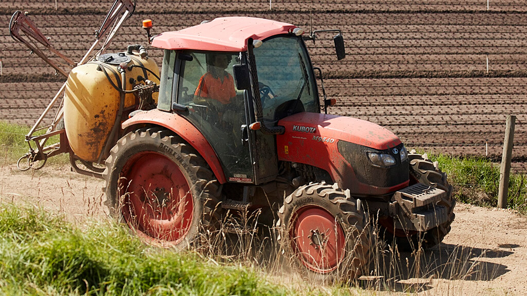 M9540 ROPS & CAB